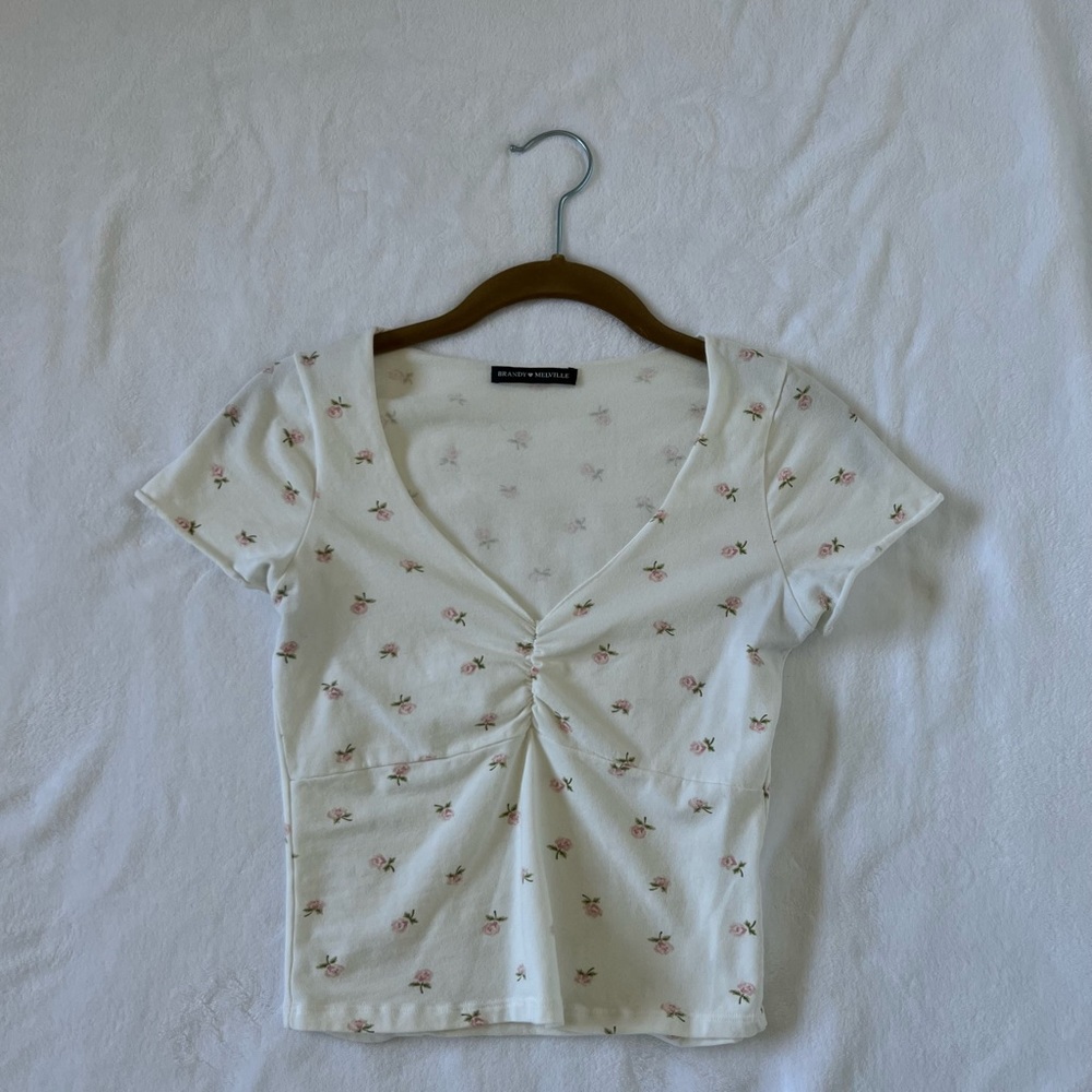 Classic brandy flower fitted tee